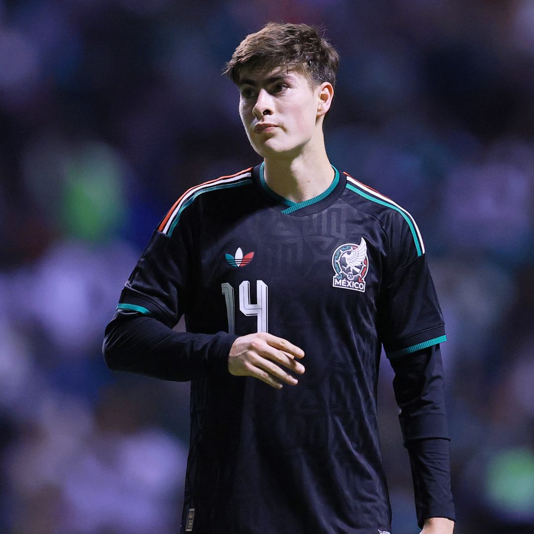 Armando González durante un partido con la Selección Mexicana